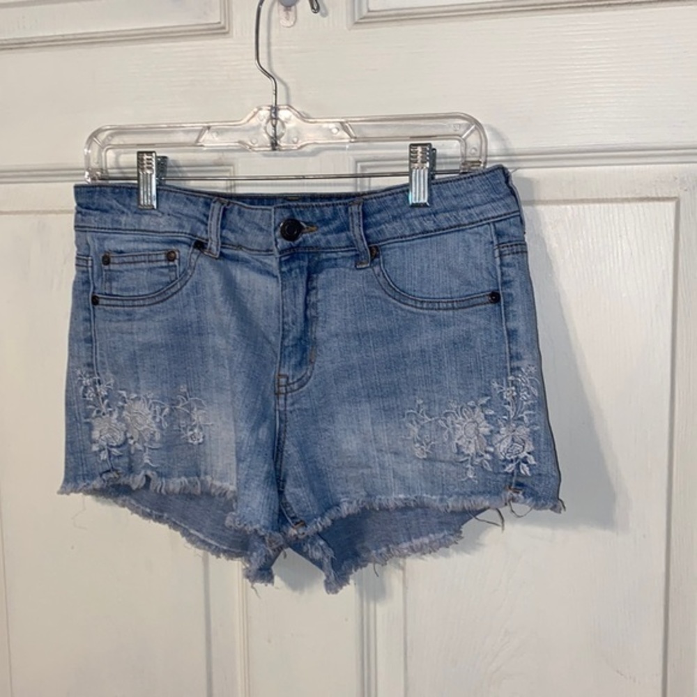 Eunina‎ mid rise shortie denim shorts size 30